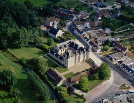 Chateau de Fougeres sur Bievre town.jpeg