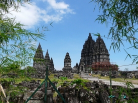 Pradaksina di Candi Prambanan