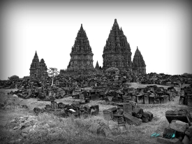 Pradaksina di Candi Prambanan