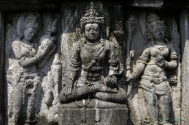 Pradaksina di Candi sculpture